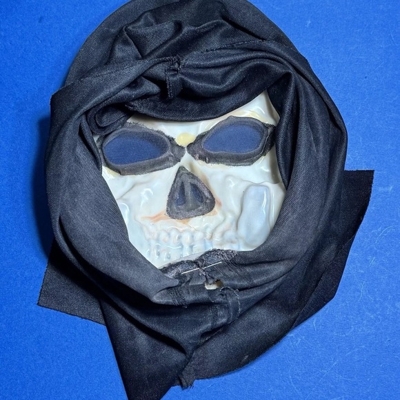 Vintage 1980s Hooded Death Face Rubber Skeleton Mask Easter Unlimited Inc. - Picture 4 of 6